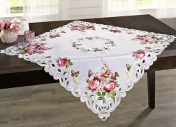 Tisch- und Raumdekoration mit Rosen-Motiven