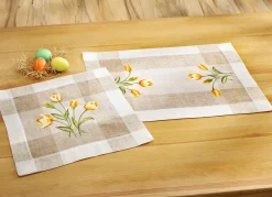 Tisch- und Raumdekoration mit Tulpen und Schmetterlinge