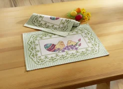 Tisch- und Raumdekoration mit Ostermotiv