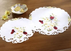 Tisch- und Raumdekoration mit niedlichen Marienkäfern