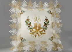 Tisch- und Raumdekoration mit weihnachtlichen Kerzenmotiven