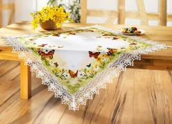 Tisch- und Raumdekoration mit aufwendiger Spitze