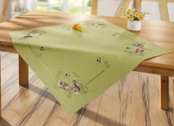 Tisch- und Raumdekoration mit Hasen-Motiven