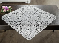 Tisch- und Raumdekoration aus echter Plauener Spitze