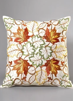 Tisch- und Raumdekoration mit herbstlichen Blättermotiven