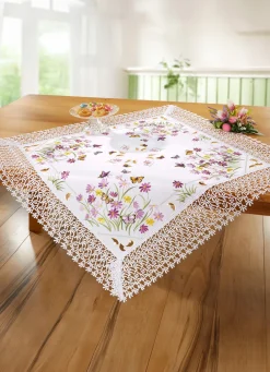 Tisch- und Raumdekoration mit Spitzenborte