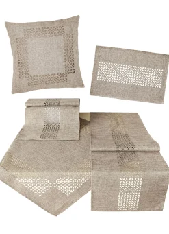 Tischdecke mit dekorativer Lochstanzung
