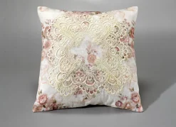 Tischdecke von Schäfer mit feinster Macramé-Spitze