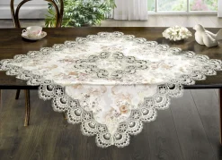 Tischdecke von Schäfer mit feinster Macramé-Spitze