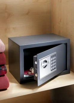 Tresor aus massivem Stahl