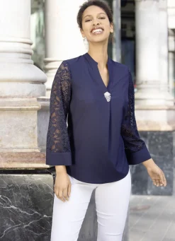 Tunika mit abnehmbarer Brosche