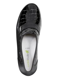 Waldläufer Slipper aus krokogeprägtem Lackleder und Nappaleder