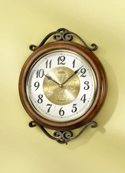 Wanduhr im Nostalgie-Design