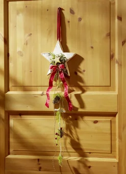 Weihnachtlicher Dekohänger in naturnaher Optik