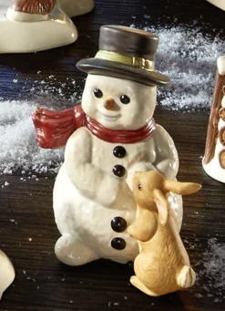 Winterliche Szene: Tolle Himmelsboten im Winterwald