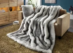 Wohn-Accessoires aus naturgetreuem Langhaar-Webpelz