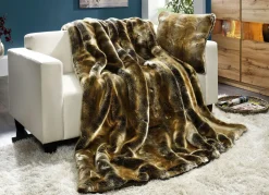 Wohn-Accessoires aus naturgetreuem Langhaar-Webpelz