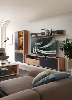 Wohnwand mit LED-Beleuchtung und Softclose