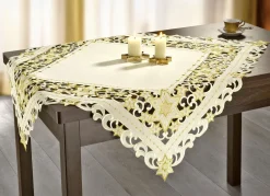 Wunderhübsch bestickte Tischdekoration