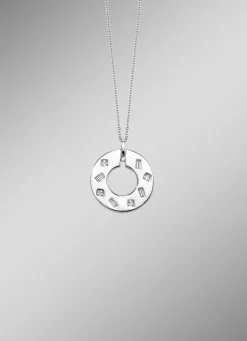 Zeitlos schöner Anhänger mit funkelnden synth. Zirkonia!